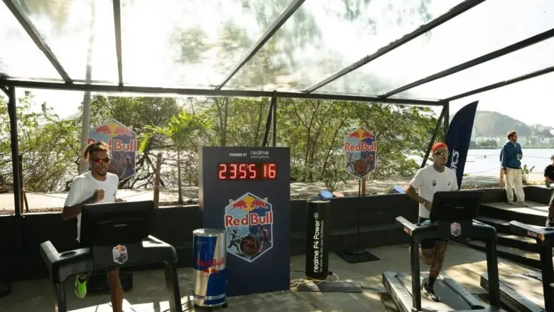 Ultramaratona de revezamento em esteiras faz sucesso no Rio de Janeiro