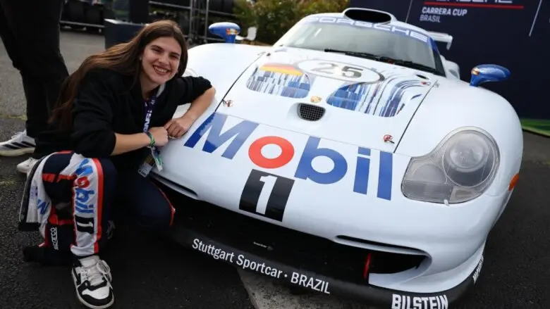 Única mulher no grid, Antonella Bassani destaca força feminina na Stock Car