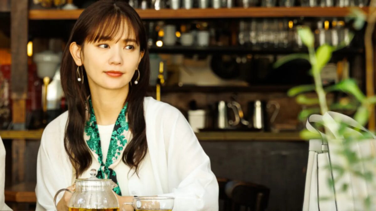 Yuri Nakamura, atriz de “Românticos Anônimos”, morre aos 44 anos (Foto: Divulgação/ Netflix)