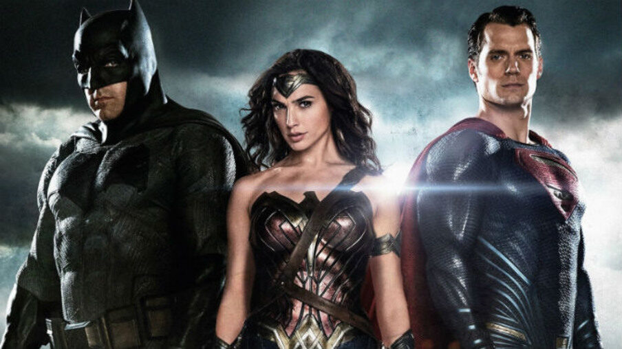 Zack Snyder admite que pode ter ERRADO ao não seguir fórmula da Marvel nos filmes da DC