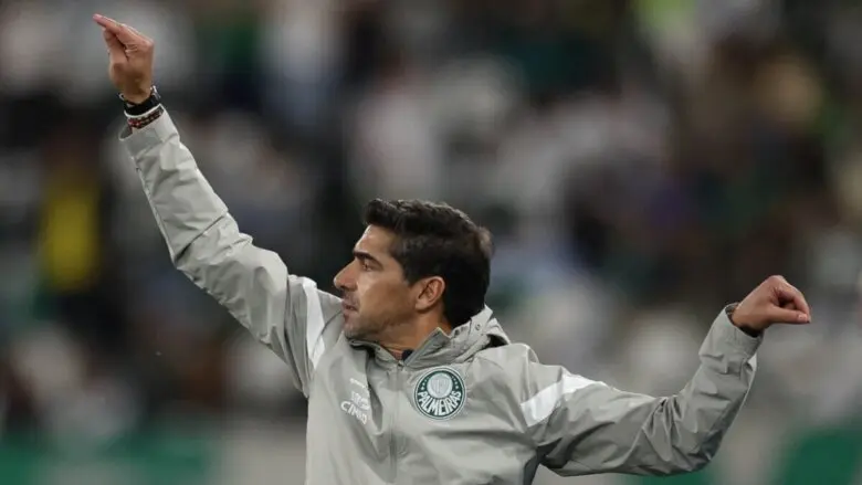 Abel faz revelações sobre pênaltis no Palmeiras e exalta Carlos Miguel