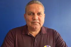 Aires Mota faz apelo contra descarte de santinhos nas ruas na reta final da campanha