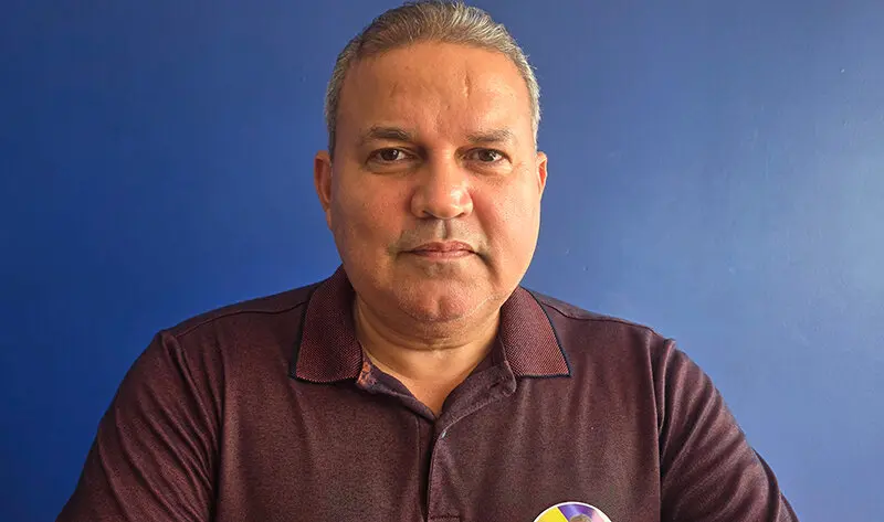 Aires Mota faz apelo contra descarte de santinhos nas ruas na reta final da campanha