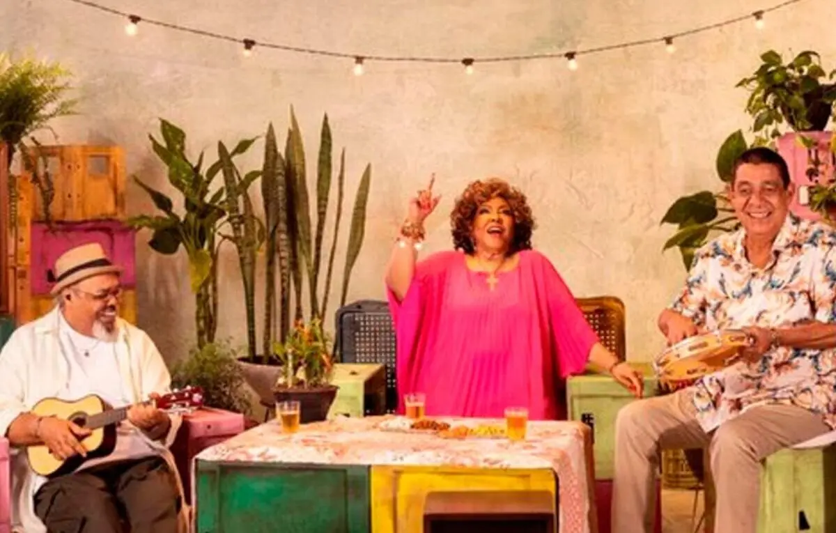 Alcione, Zeca e Jorge Aragão celebram encontro no palco: "Somos família"