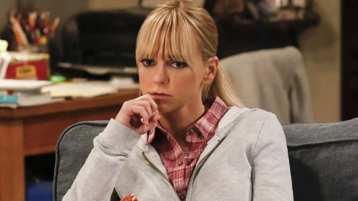 Anna Faris reage a declarações de Chuck Lorre sobre sua escalação em “Mom” e faz desabafo (Foto: Reprodução/CBS)