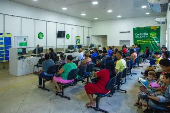 “Bolsa Família e Gás do Povo vão acabar? Prefeitura alerta para notícias falsas”