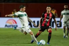Brasileirão: Coritiba e Vitória fecham rodada em jogo contra o rebaixamento