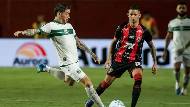 Brasileirão: Coritiba e Vitória fecham rodada em jogo contra o rebaixamento