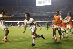 Brasileirão: São Paulo bate Vasco, se afasta do Z4 e sonha com Libertadores