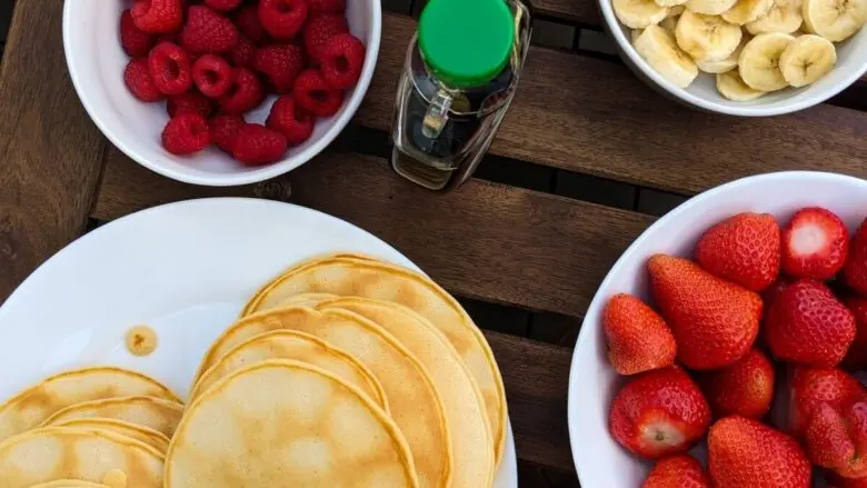 Brunch de domingo em casa: como montar um menu leve e escolher bebidas para harmonizar