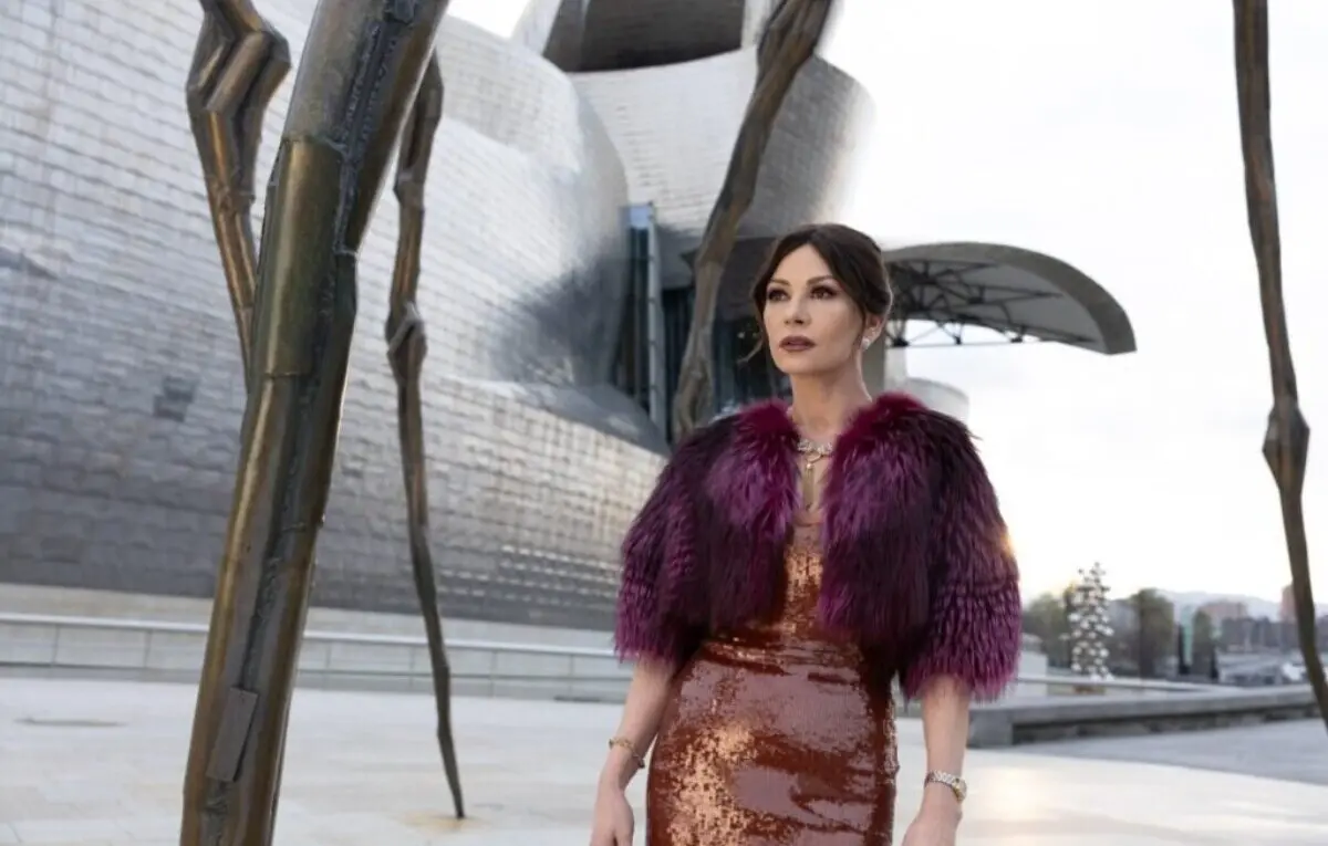 Catherine Zeta-Jones no clipe inédito da série de SUSPENSE ‘Kill Jackie’