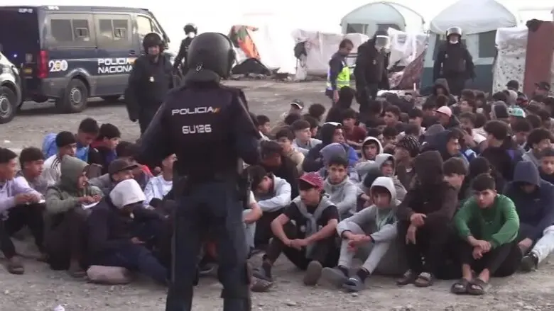 Ceuta: Espanha tira último acampamento de imigrantes antes de visita do rei
