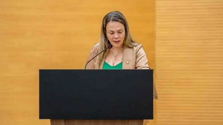 Cláudia de Jesus destina R$ 300 mil para compra de trator em Ouro Preto do Oeste