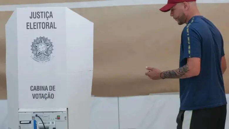“Cola eleitoral” em papel é recomendada para evitar anulação de votos no segundo turno