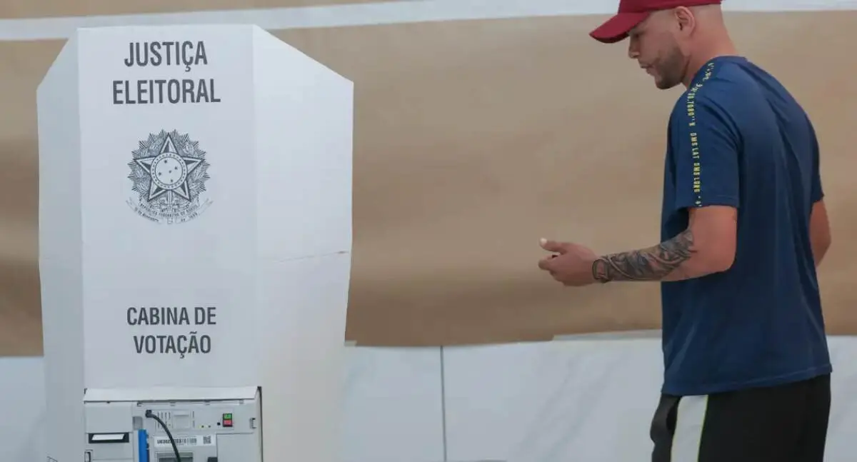 “Cola eleitoral” em papel é recomendada para evitar anulação de votos no segundo turno