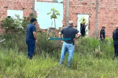 Corpo de homem carbonizado e com mãos amarradas é encontrado na zona Leste de Porto Velho