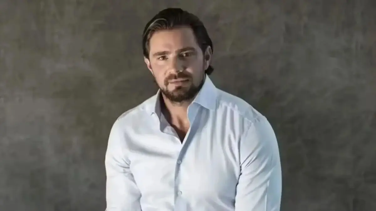 Daniel Vorcaro: Reportagem revela festas com poderosos, show de Alicia Keys em iate milionário e o motivo por trás das celebrações Celulares de Daniel Vorcaro vendo sendo apurado pela PF. (Foto: Divulgação/ Banco Master)