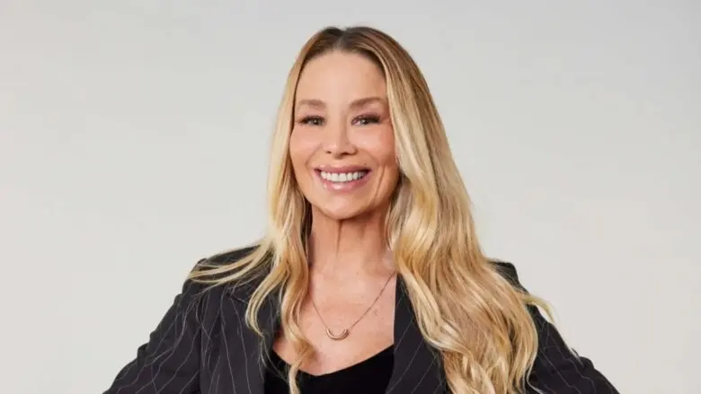 Danielle Winits abre as portas de mansão com vista privilegiada no RJ e escritório de vidro; veja fotos Danielle Winits abre mansão no Rio com vista para o mar e revela detalhes da reforma; veja fotos (Foto: Globo/ Ju Coutinho)