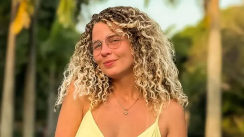 Debby Lagranha passa por cirurgia após necrose causada por picada de aranha: “Chorei de dor”; assista Debby Lagranha passa por cirurgia após necrose causada por picada de aranha e desabafa: “Chorei de dor” (Foto: Reprodução/ Instagram)