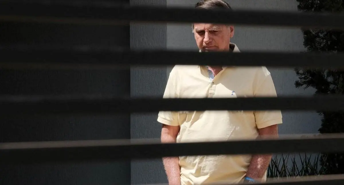 Defesa de Jair Bolsonaro pede ao STF liberação de visitas de Flávio Bolsonaro em prisão domiciliar
