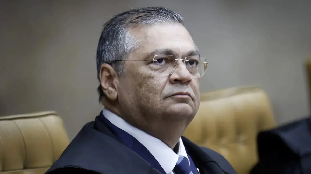 Dino critica violência e comemora eleições: “Certeza que outras virão”
