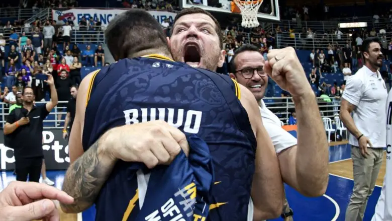 Dono do Mogi, Victor Sarro quer alavancar NBB e faz críticas ao Corinthians