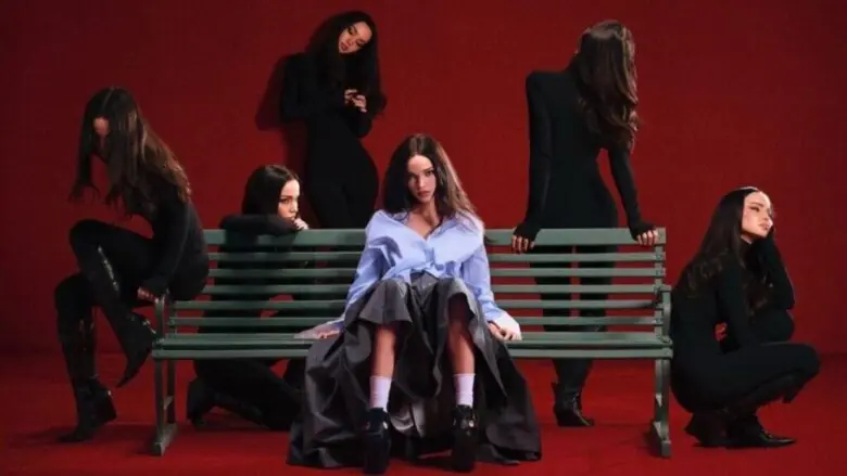 Dove Cameron deslumbra no clipe de “Do The Math”, lead single de seu novo álbum de estúdio