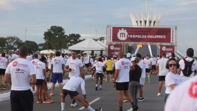 É hoje! Metrópoles Endurance Corrida agita a Esplanada dos Ministérios