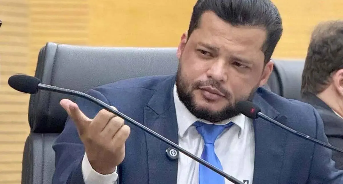 Edevaldo Neves solicita reforma de quadra escolar em Porto Velho