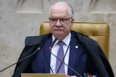 Edson Fachin rejeita pedido para afastar Flávio Dino de processos contra Flávio Bolsonaro