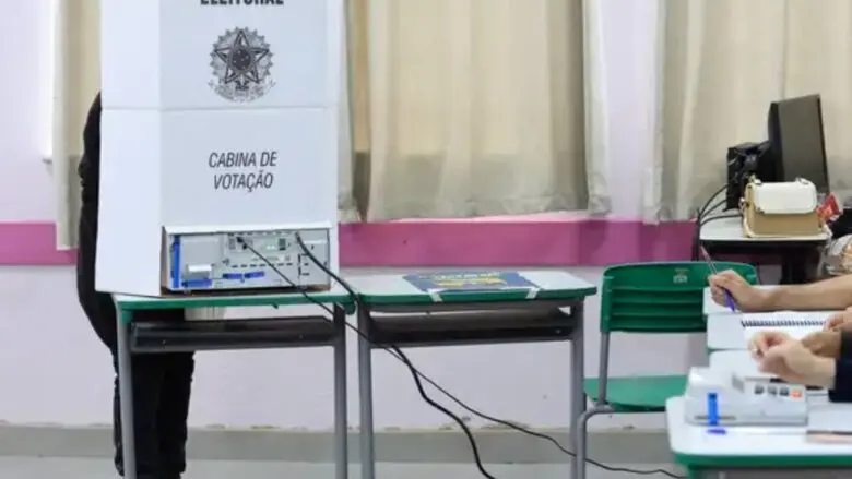 Eleitora é suspeita de filmar votação e divulgar imagens nas redes sociais em Seringueiras