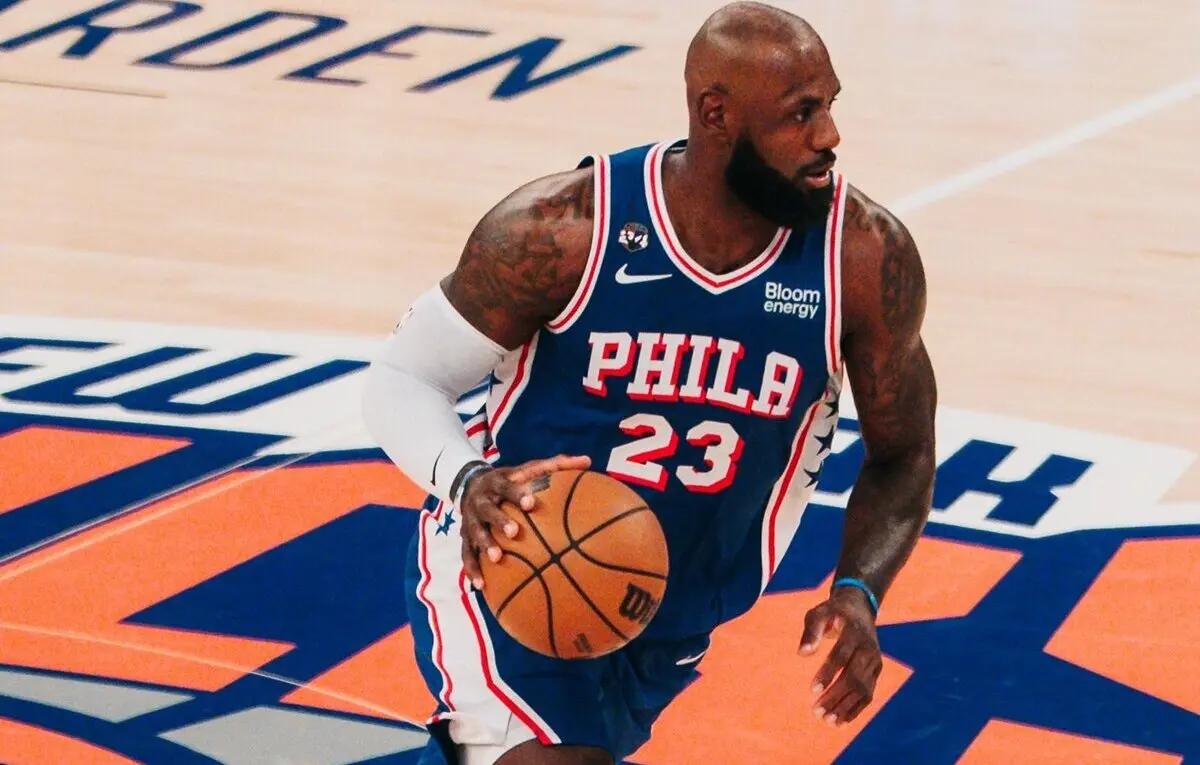 Em estreia de LeBron James, 76ers batem campeões Knicks em 1° jogo da NBA