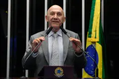 Emendas de Confúcio Moura à Medida Provisória ampliam adicional de fronteira e beneficiam servidores de Rondônia