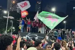 Estudantes realizam manifestações pró-Lula em dez estados e no DF
