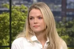 Ex-atriz de Hollywood deixa carreira em segundo plano para atuar como “doula da morte”, e explica o porquê Ex-atriz de Hollywood deixa carreira em segundo plano para atuar como “doula da morte”; assista (Foto:; Reprodução/ YouTube)