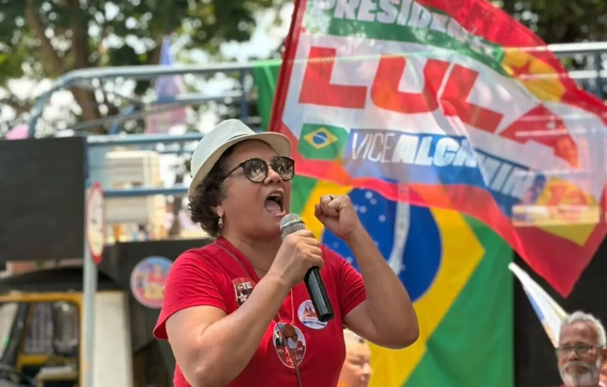Fátima Cleide recebe manifestações de carinho e apoio durante carreata em Porto Velho