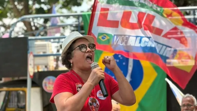 Fátima Cleide recebe manifestações de carinho e apoio durante carreata em Porto Velho