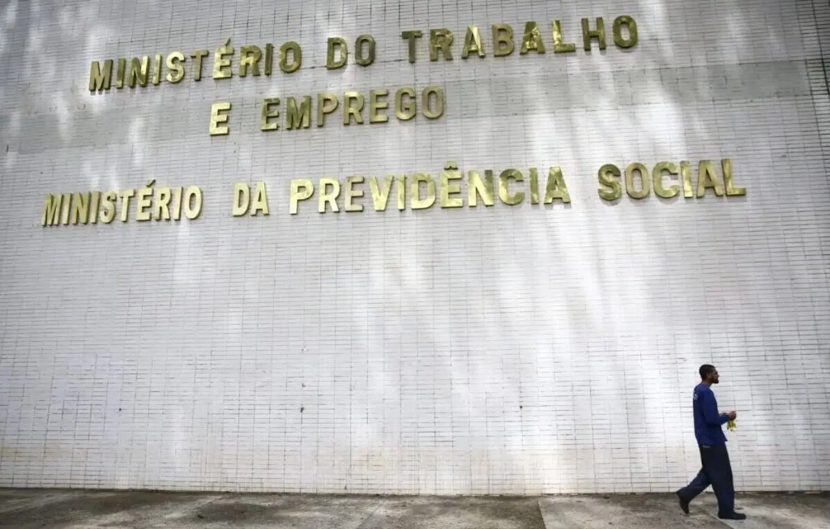 Fim da escala 6 X 1 pode beneficiar 14,8 milhões de trabalhadores