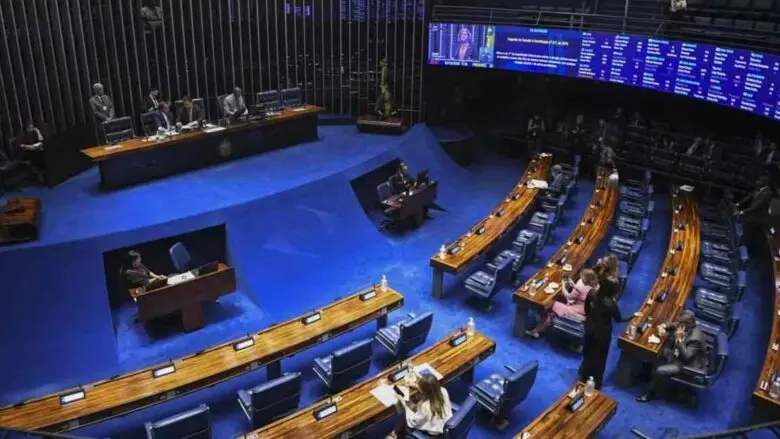 Fim da escala 6×1 divide empresários e trabalhadores
