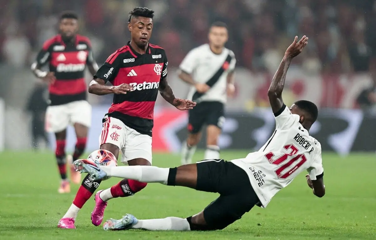 Flamengo defende liderança e sequência invicta de 14 jogos contra o Vasco