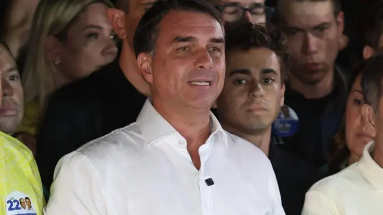 Flávio cruzou a fronteira e pegou avião para o Equador, diz Migração argentina
