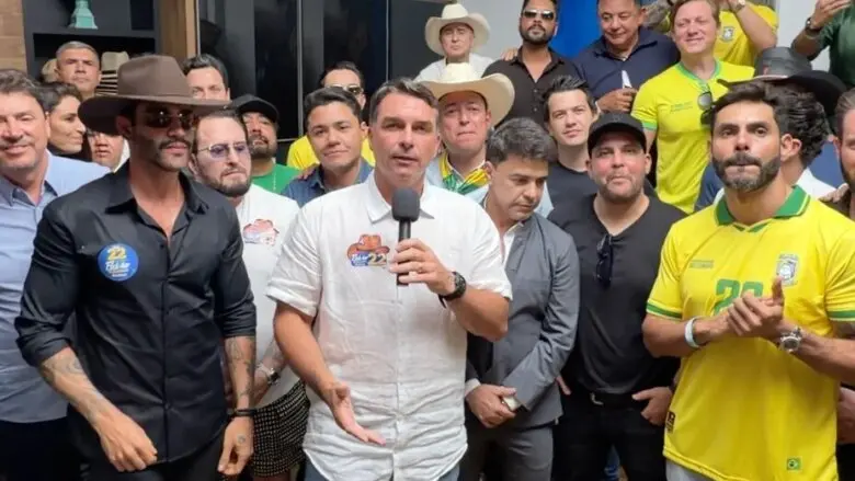 Flávio grava vídeos com mais de 30 sertanejos em Goiânia