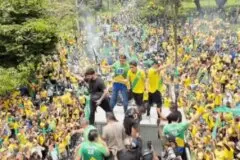 Flávio reúne Tarcísio, Zema e Cleitinho em ato em Belo Horizonte