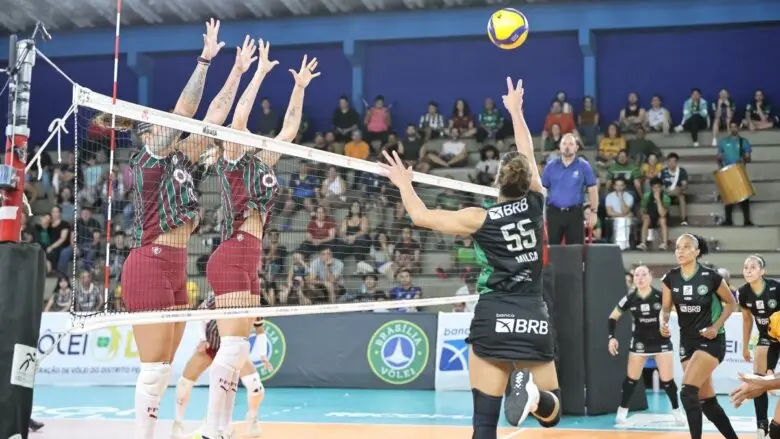 Fluminense derrota Brasília Vôlei e enfrenta Universitário na final da Copa