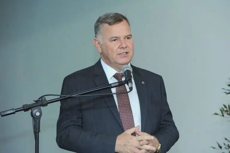 Governador eleito anuncia deputado Lúcio Mosquini como coordenador da transição