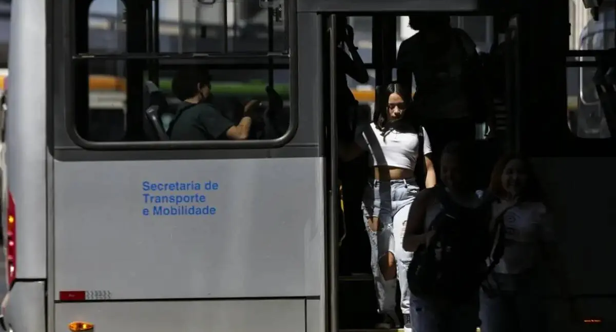 Governo envia PEC que destina R$ 12 bilhões de emendas para tarifa zero em fins de semana