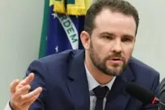 Governo enviará MP do Imposto Seletivo ao Congresso após o segundo turno das eleições, afirma Dario Durigan