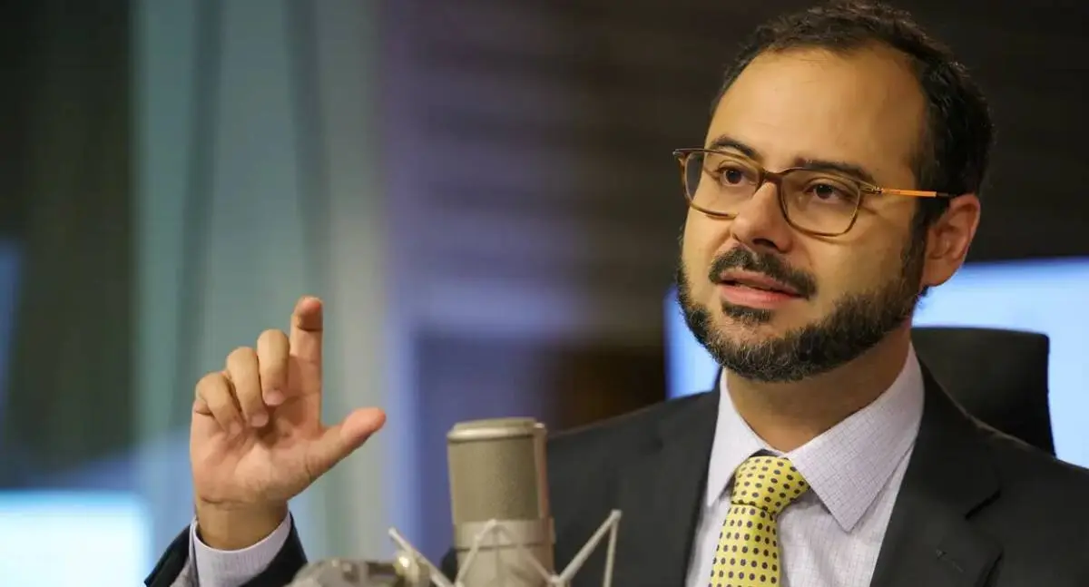 Governo federal faz alerta sobre golpes do Pix MEI e confirma início do benefício apenas para 2027