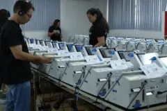 Justiça Eleitoral começa a preparar 4,6 mil urnas para o segundo turno em Rondônia