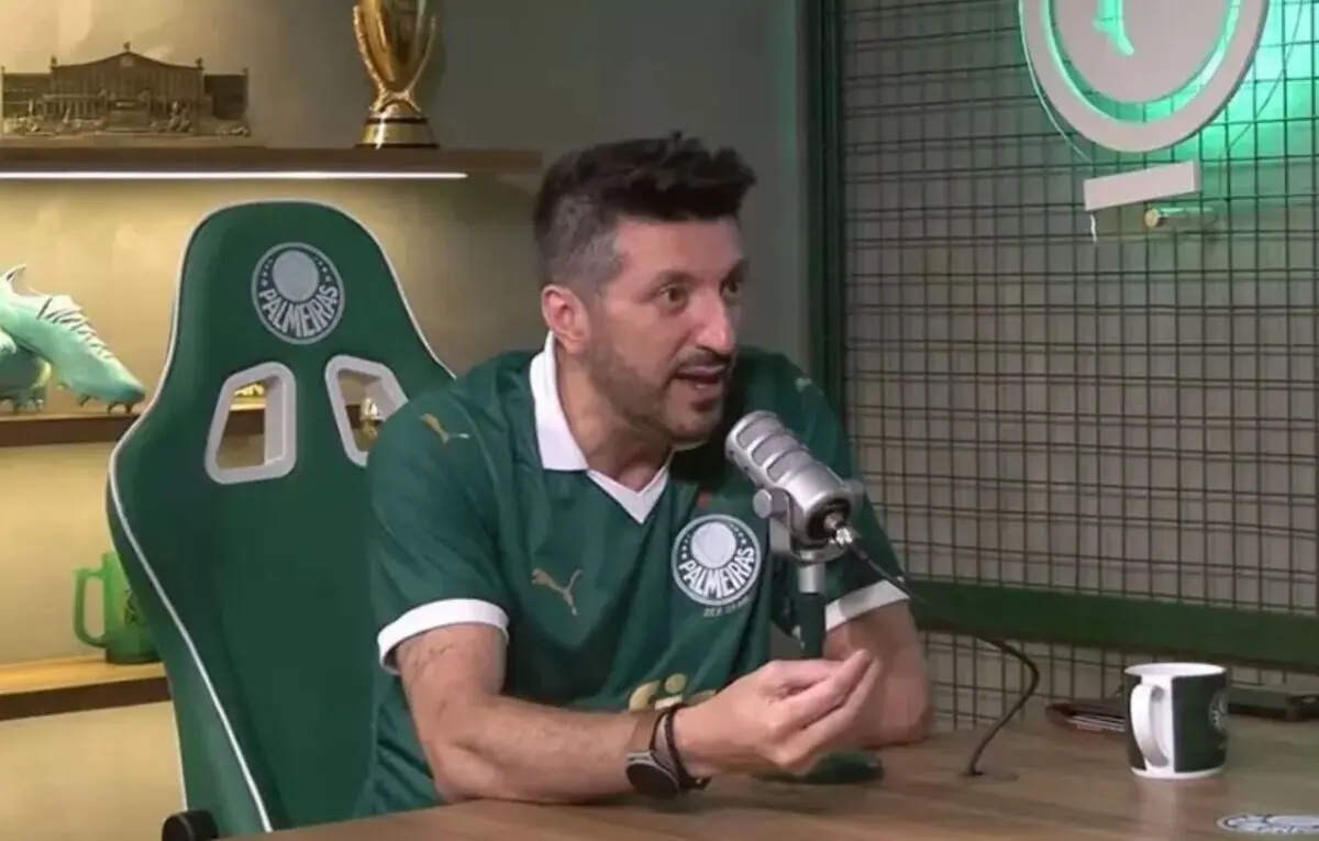 Leila Pereira, presidente do Palmeiras, presta homenagens a Lito Sousa